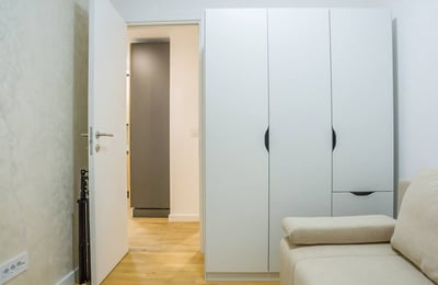 Location d’un appartement spacieux de 3 pièces, 56 m², quartier Zvezdara, Belgrade, Serbie